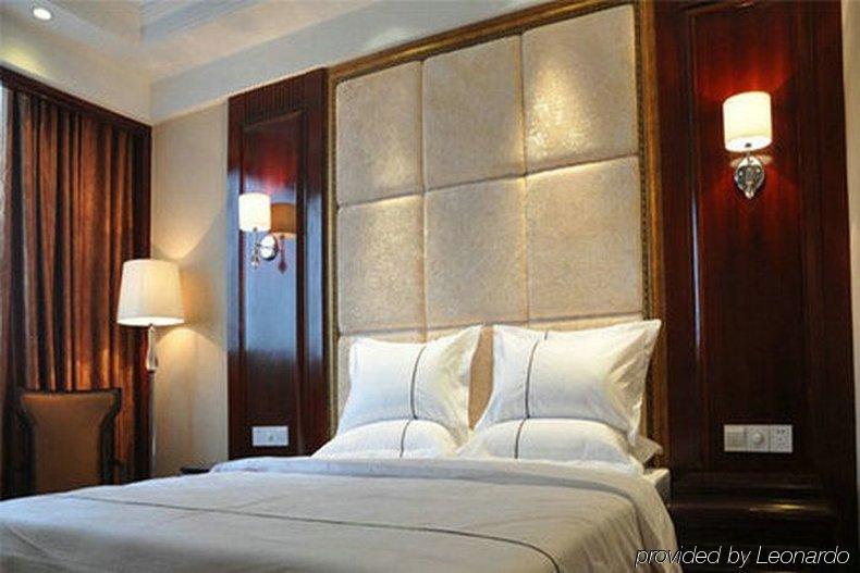 Borman Hotel Guangzhou Panyu Qiaonan Aoyuan Plaza Exterior photo