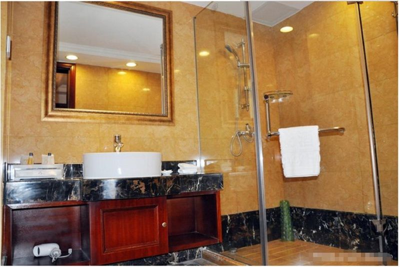 Borman Hotel Guangzhou Panyu Qiaonan Aoyuan Plaza Exterior photo